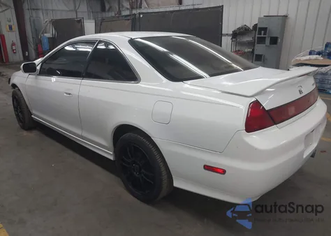 2002 Honda Accord 2.3 Ex z USA, uszkodzony, nr VIN 1HGCG32572A004712